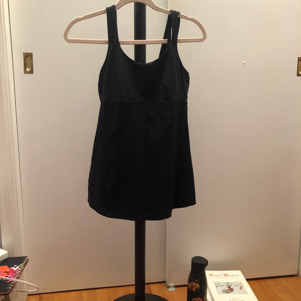 Lululemon workout top